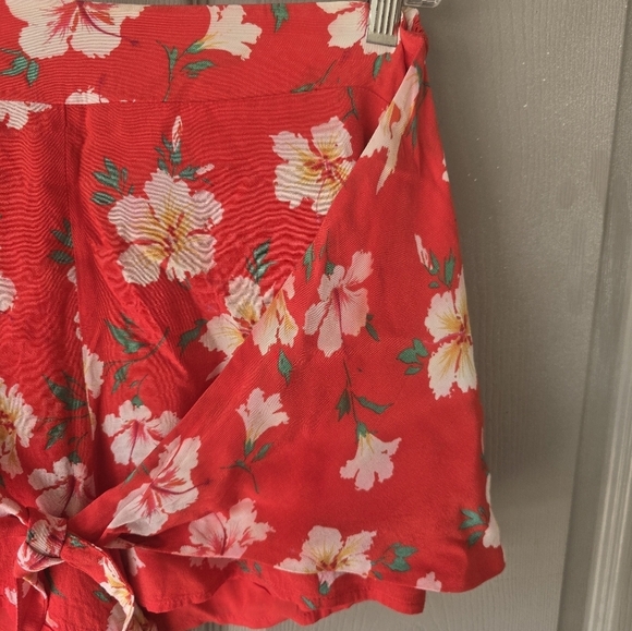 MAJORELLE Manchester Shorts Pink White Floral Ruffle Tie Front High Rise Sz M - Picture 7 of 11